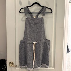 Size large cotton lounge overalls in white/navyish